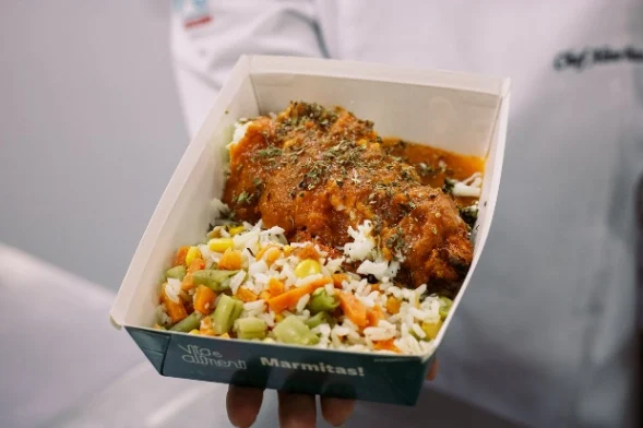 Filé de frango à pizzaiolo com arroz à grega da Vita e Alimenti